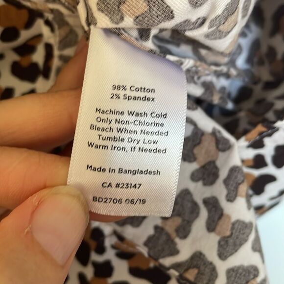 Talbots Leopard Print Button Down Cotton Stretch Blouse Size Medium - Picture 5 of 8